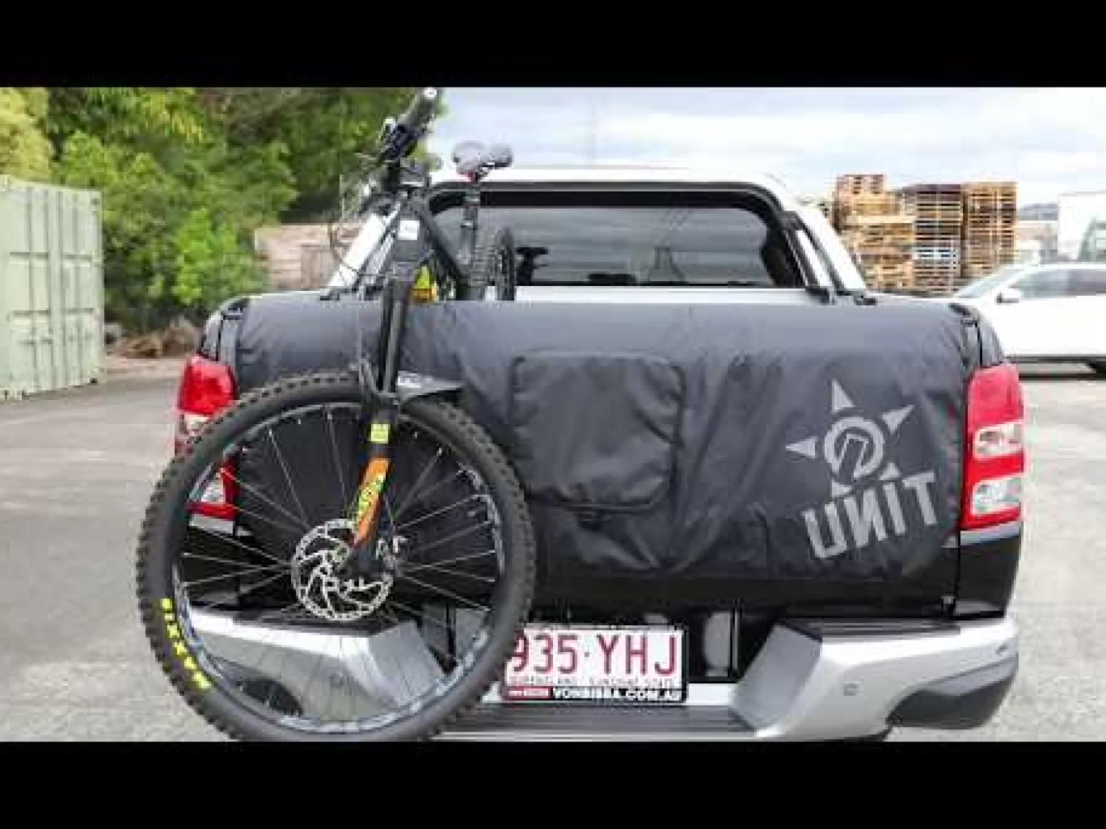 Unit Clothing UNIT Crank Premium Tailgate Pad BLACK Discount