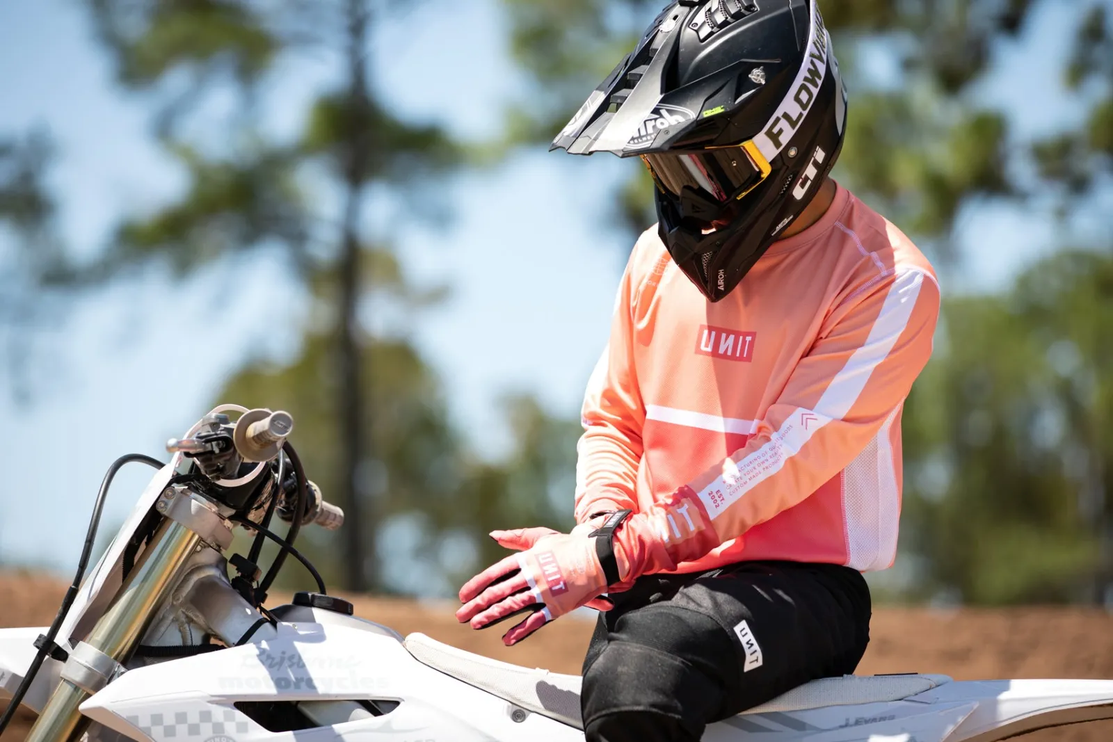 Unit Clothing UNIT Sway Gloves PEACH Flash Sale